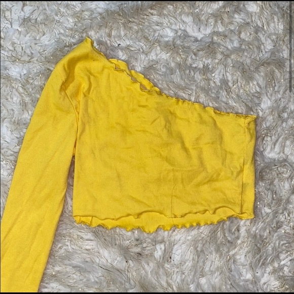 One shoulder yellow lettuce cut crop top - Picture 1 of 3